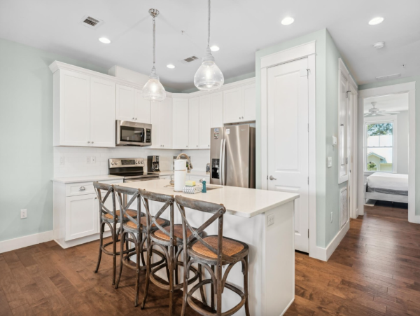 Luxury 5-Bedroom Vacation Townhome in Seagrove Beach - Golf Cart included